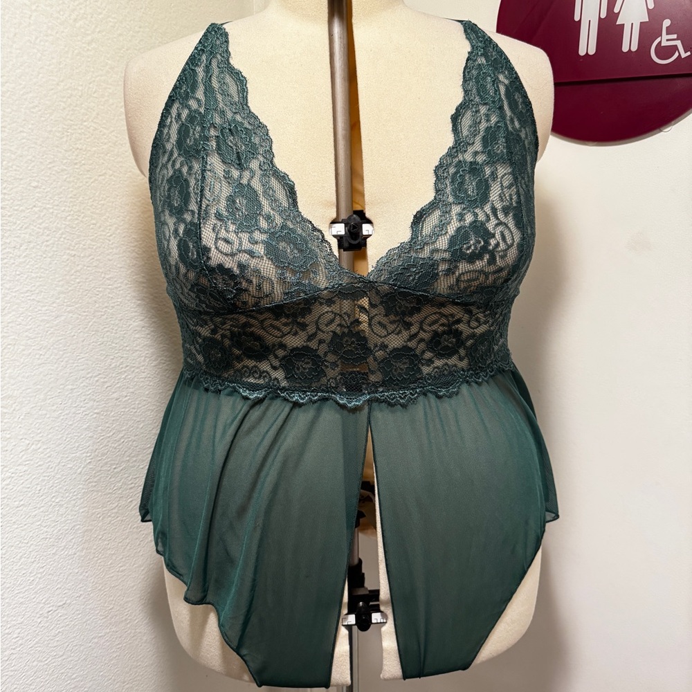 Green Lace Trim Chemise with Plunging Neckline Open Crotch
